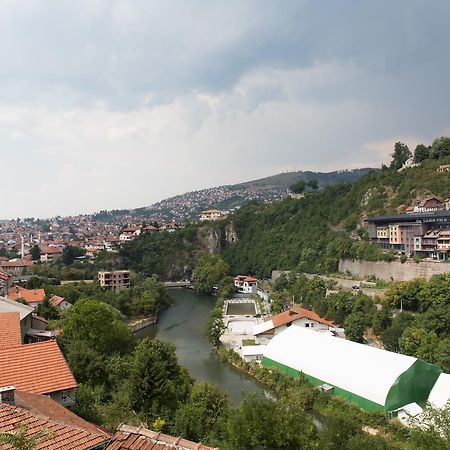 Em Apartment Sarajevo Esterno foto
